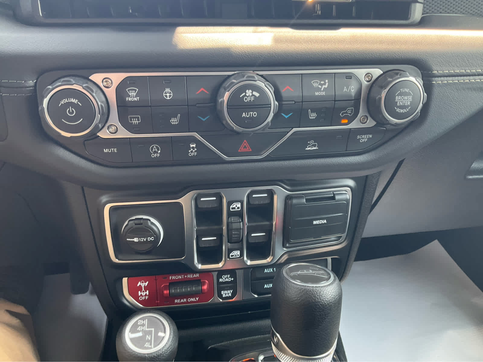New 2026 Jeep Gladiator Rubicon AWD/4WD image 9