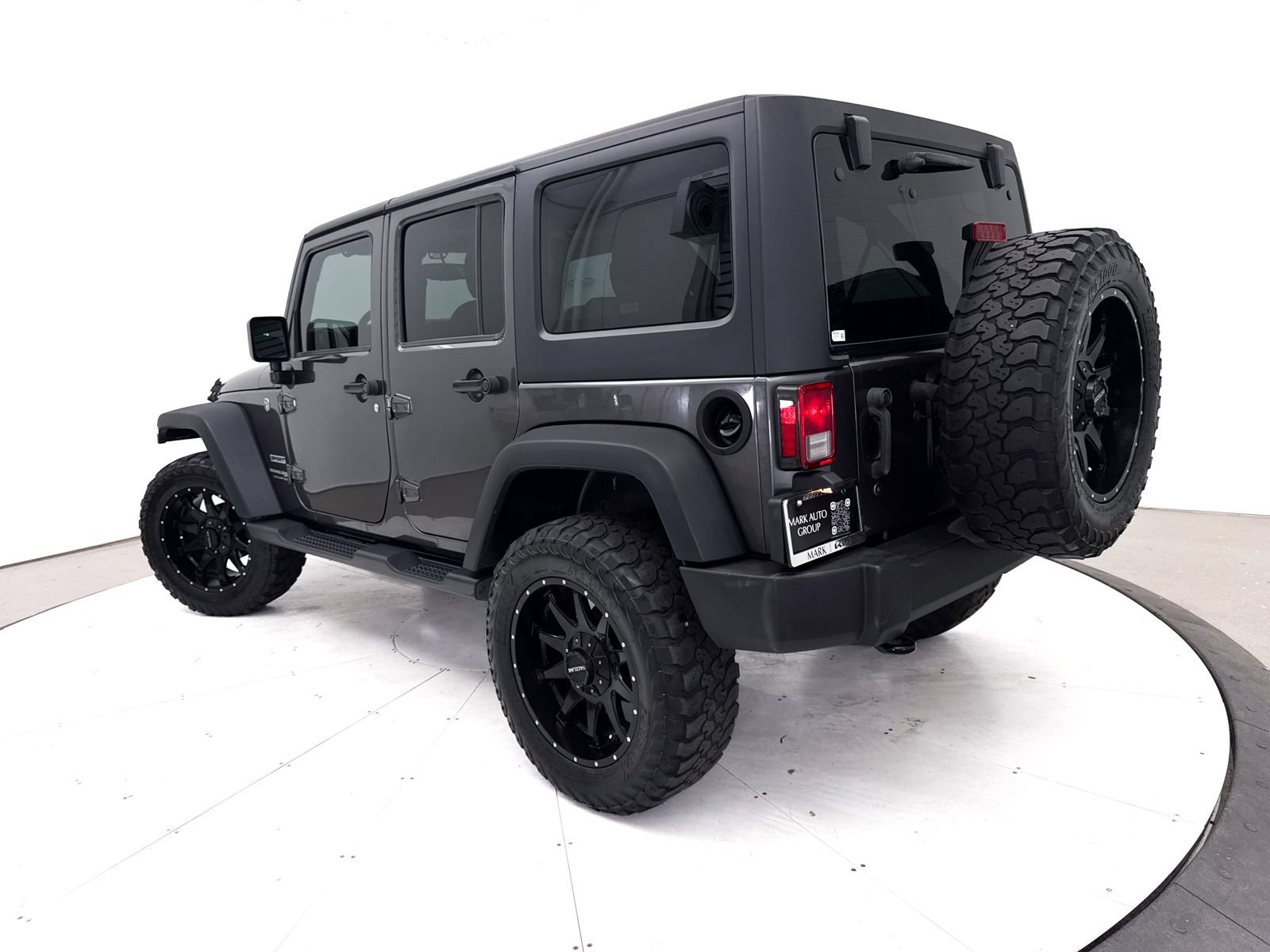 Used 2018 Jeep Wrangler Unlimited Sport S AWD/4WD image 2