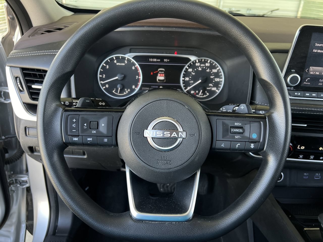 Used 2023 Nissan Rogue SV FWD image 9
