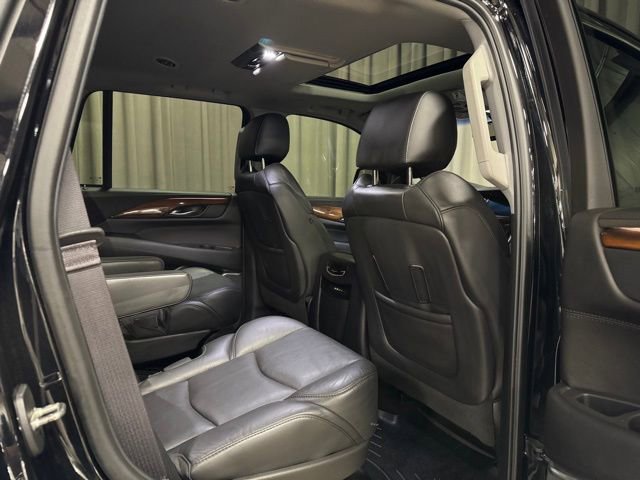 Used 2016 Cadillac Escalade Premium AWD/4WD image 13