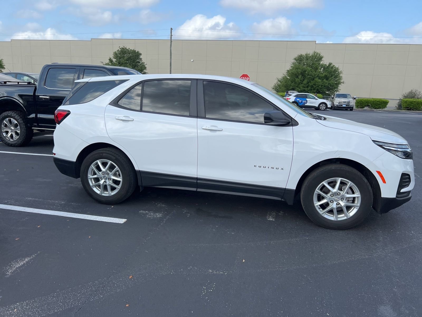 Used 2024 Chevrolet Equinox LS image 3