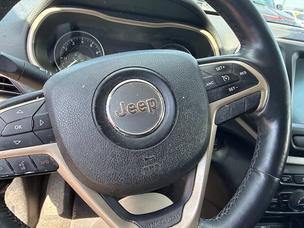 Used 2014 Jeep Cherokee Limited w/ Luxury Group AWD/4WD image 21