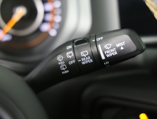 Used 2025 Jeep Wrangler Sahara image 21