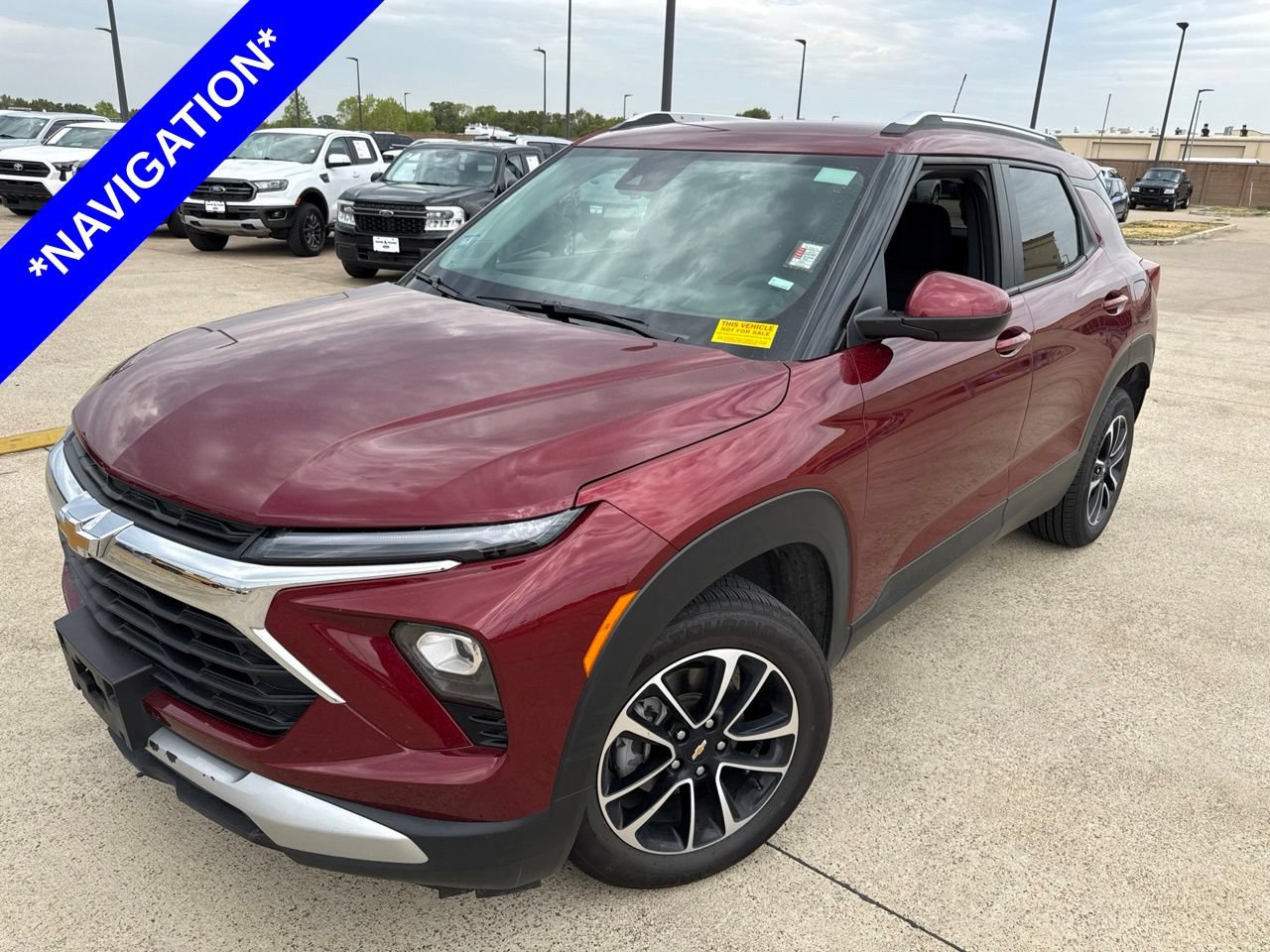 Used 2025 Chevrolet TrailBlazer LT AWD/4WD image 1