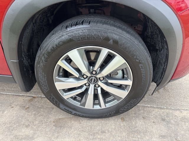 Used 2025 Nissan Pathfinder SL AWD/4WD image 13