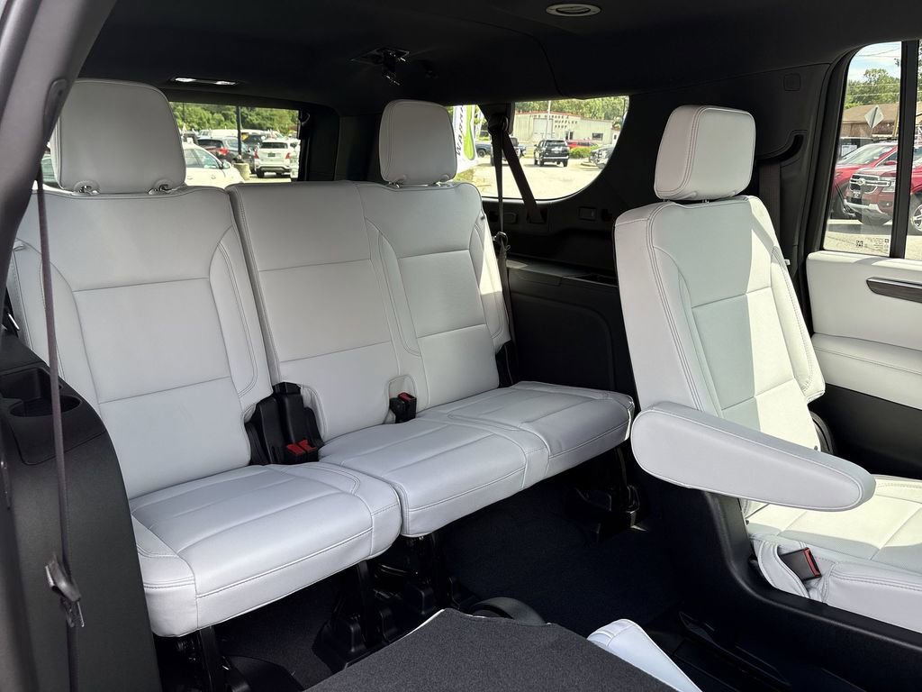 New 2025 Chevrolet Suburban Premier image 28