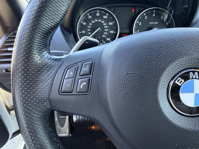Used 2011 BMW 135i Convertible RWD image 12