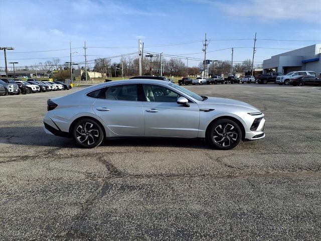 Used 2025 Hyundai Sonata SEL image 11