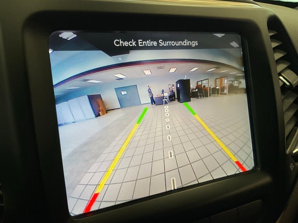 Used 2015 Jeep Cherokee Limited image 16