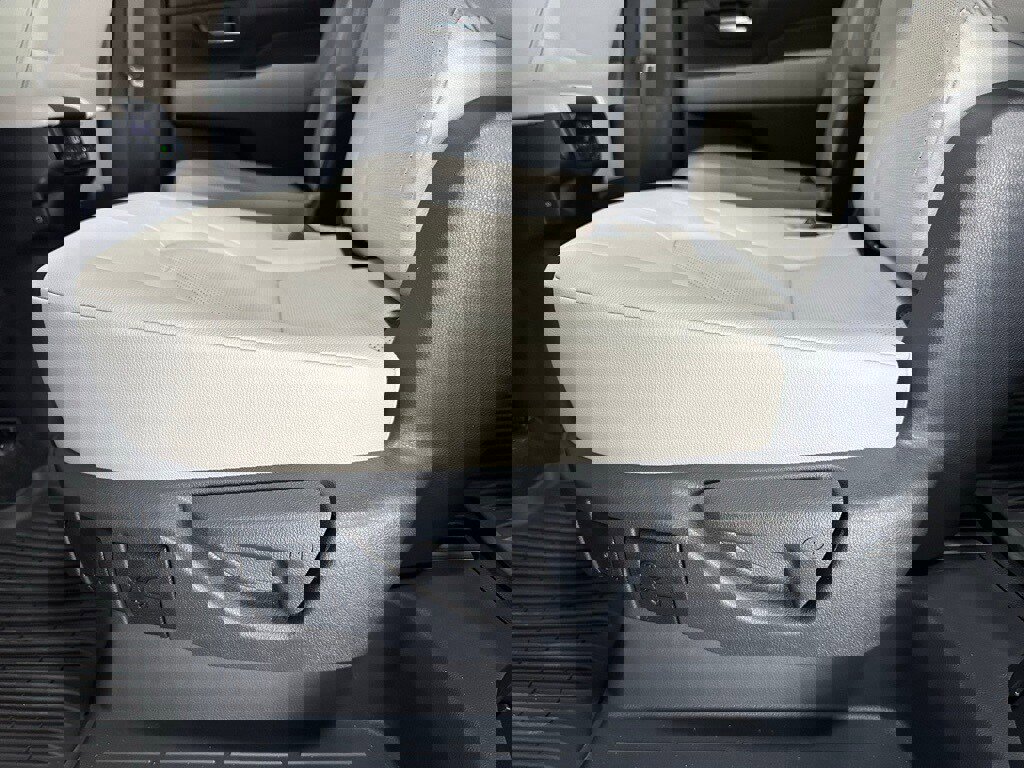 Used 2025 Toyota Grand Highlander AWD image 44