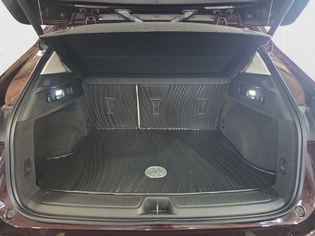 Used 2023 Buick Envision Avenir image 12