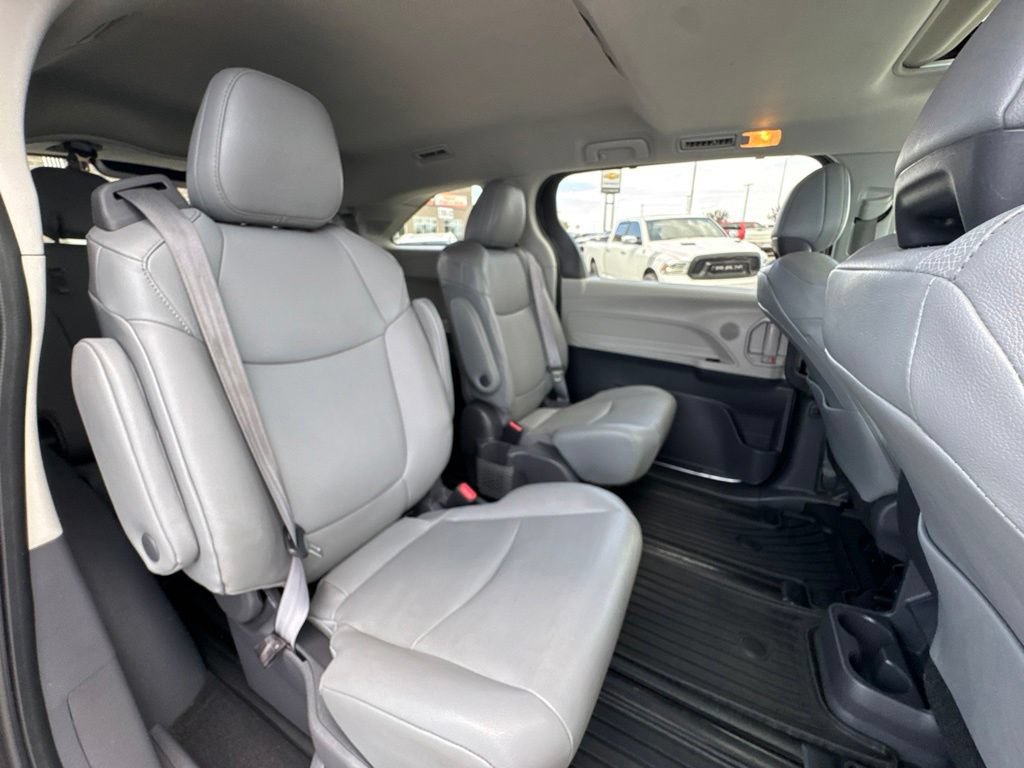 Used 2021 Toyota Sienna XLE w/ XLE Plus Package AWD/4WD image 39