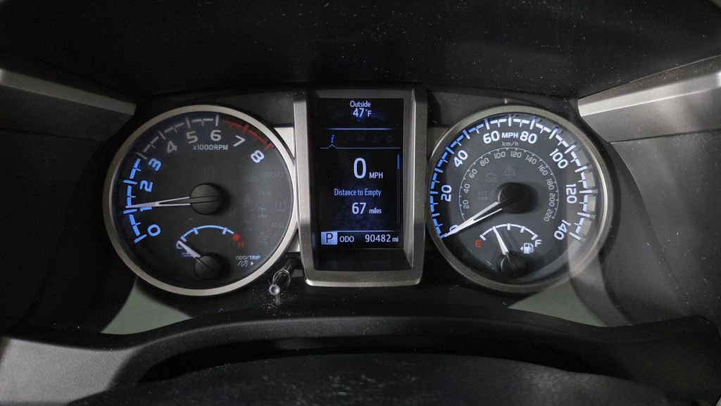 Used 2019 Toyota Tacoma SR5 AWD/4WD image 22