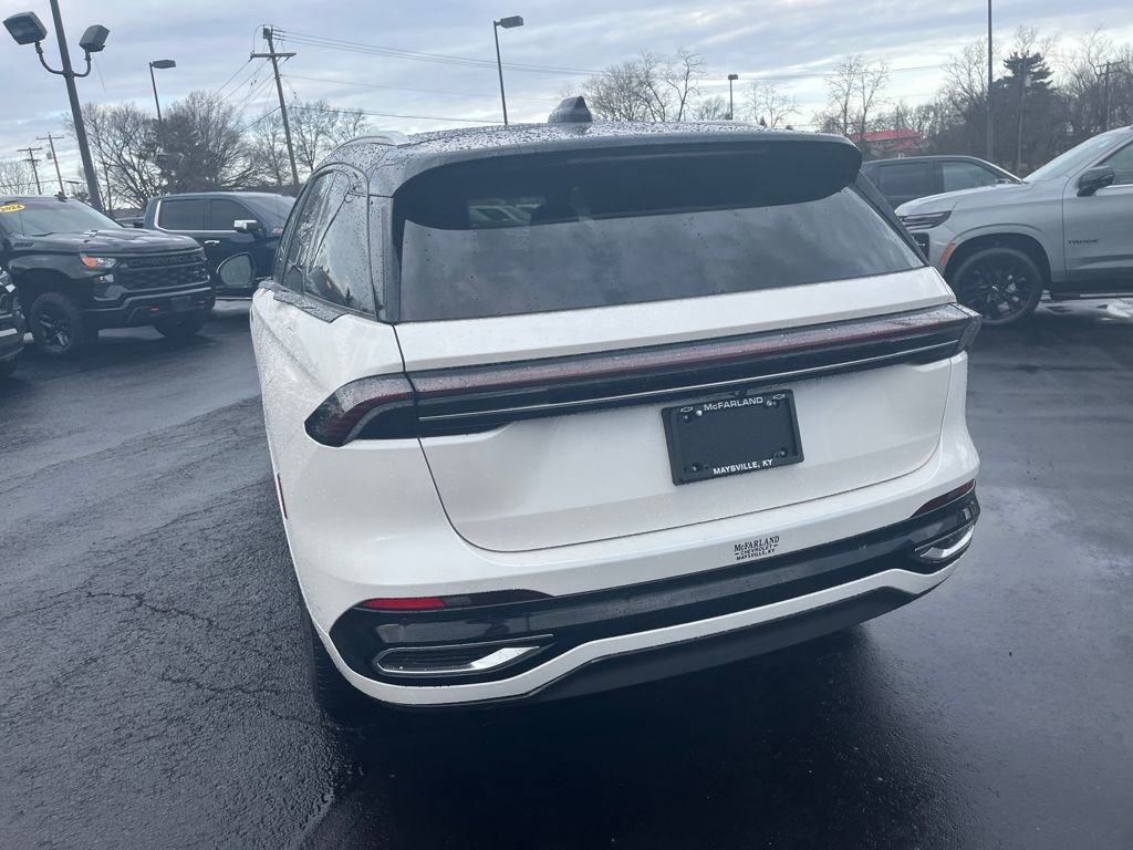 Used 2024 Lincoln Nautilus Reserve w/ Equipment Group 202A image 4