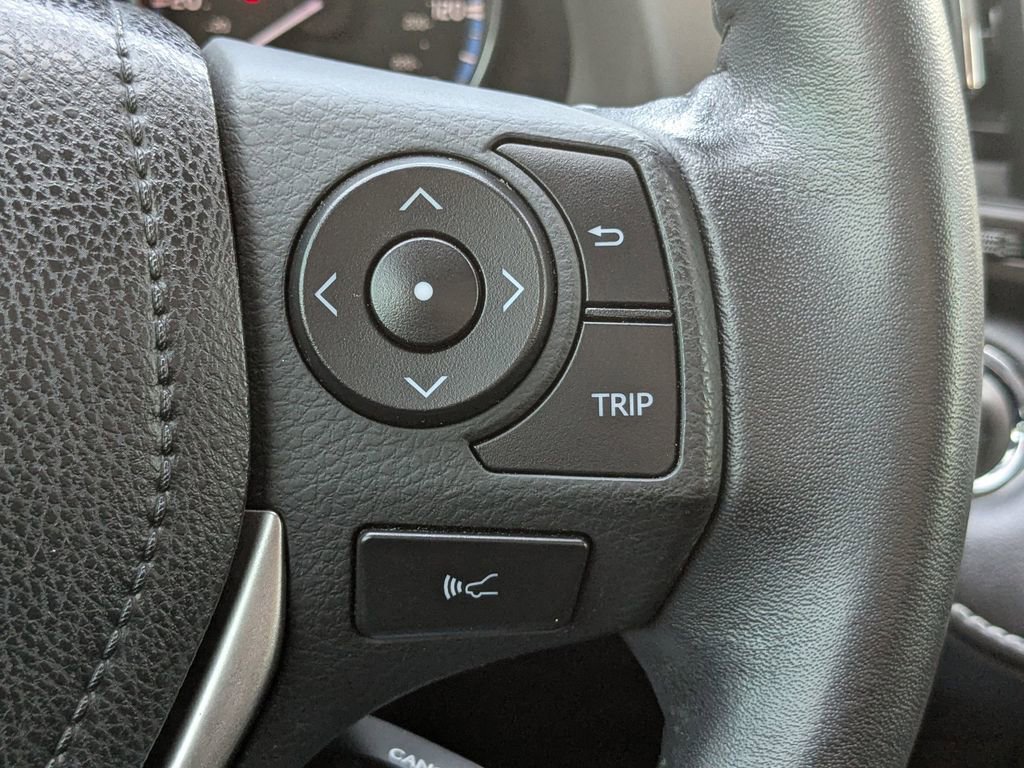 Used 2018 Toyota RAV4 Limited image 23