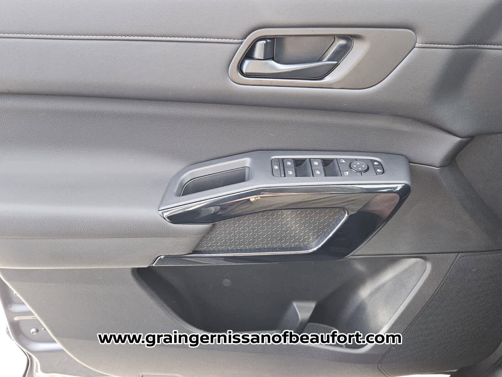 New 2026 Nissan Pathfinder SV FWD image 15