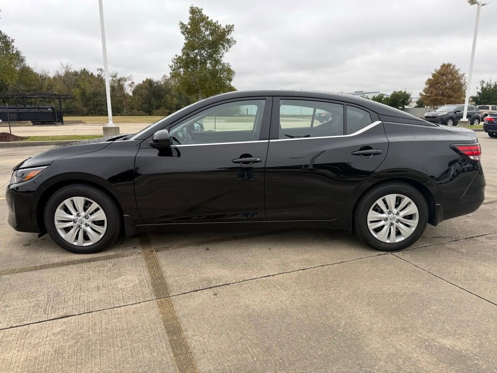 Used 2025 Nissan Sentra S image 2