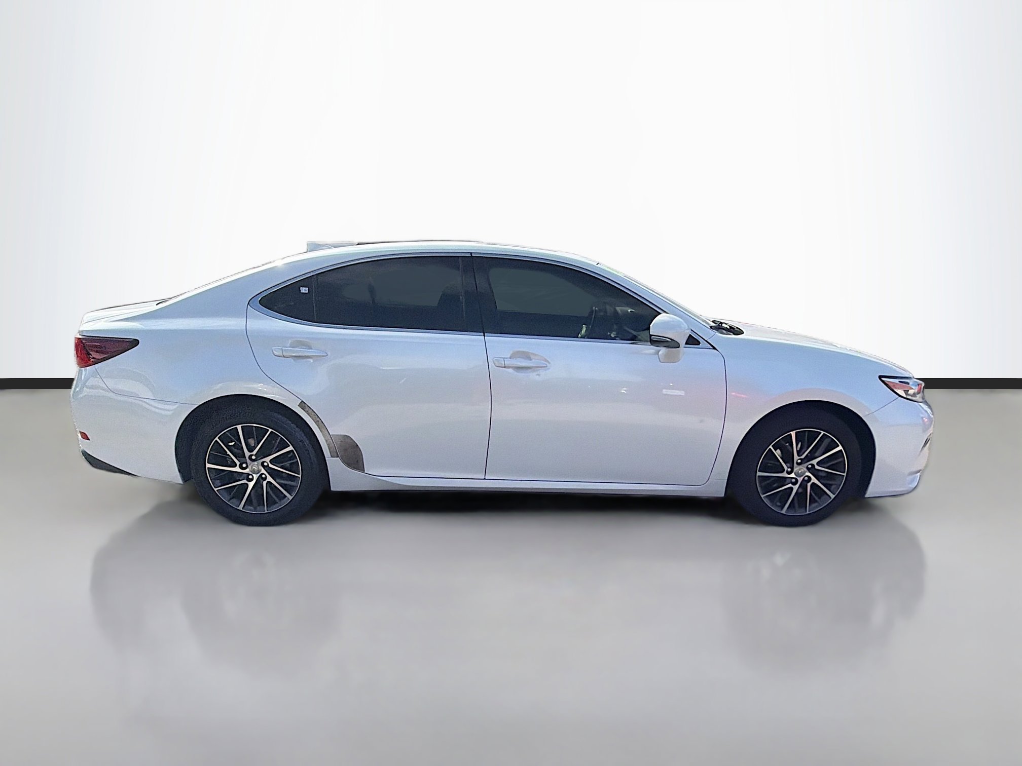 Used 2016 Lexus ES 350 w/ Luxury Package w/Wood Trim image 2