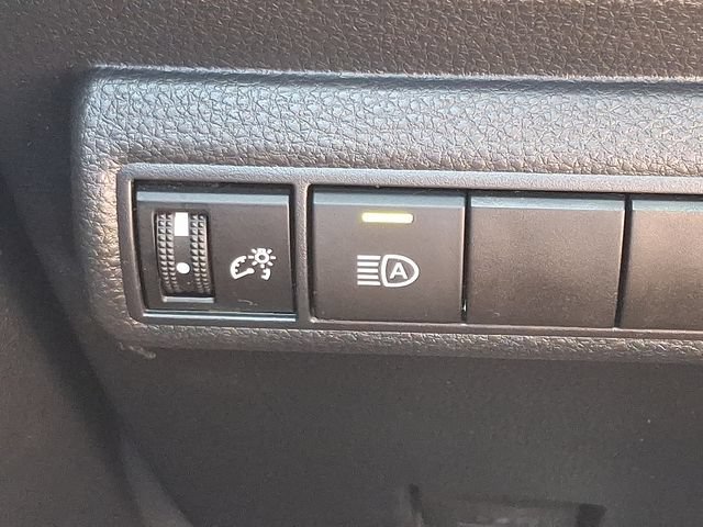Used 2025 Toyota Corolla LE FWD image 22