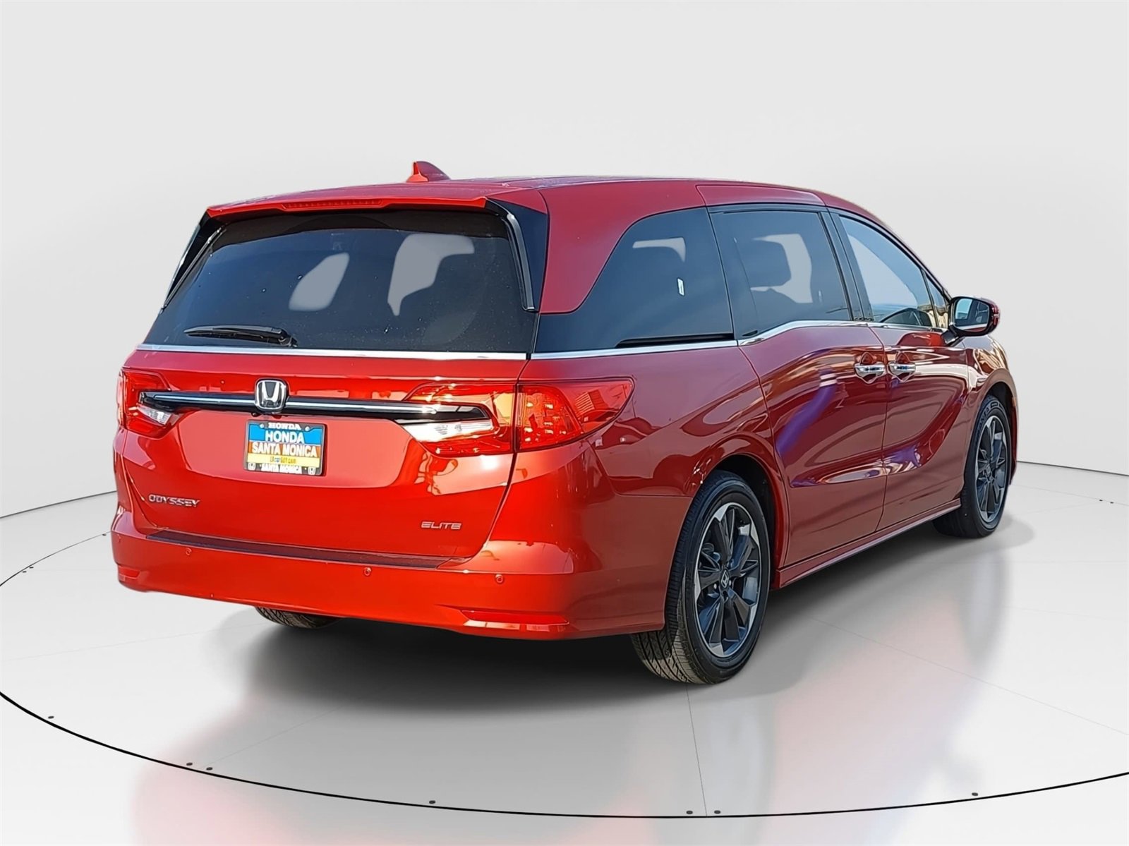 Used 2023 Honda Odyssey Elite image 5