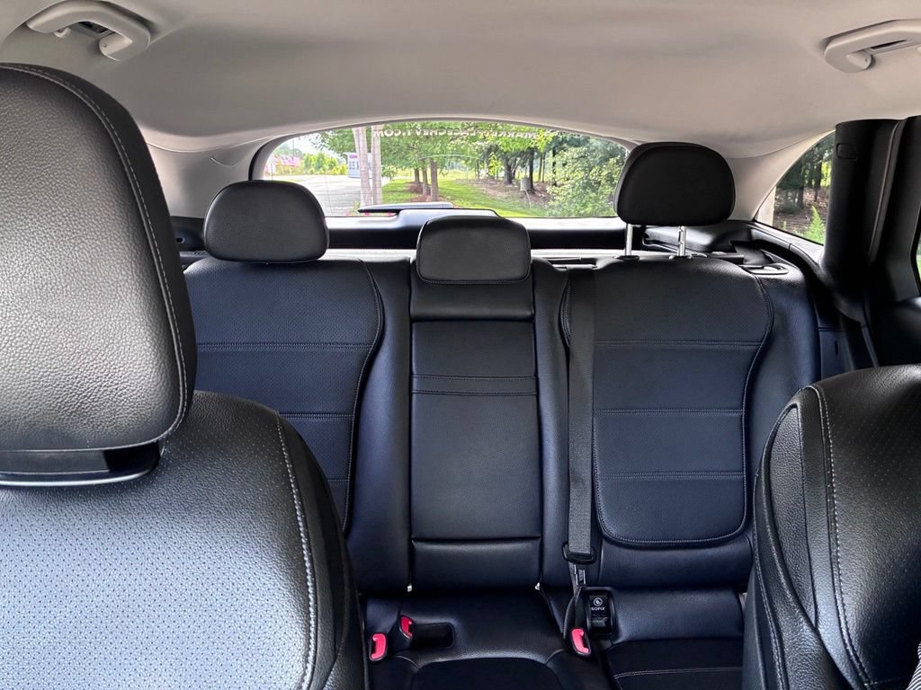 Used 2024 Mercedes-Benz GLC 300 image 34