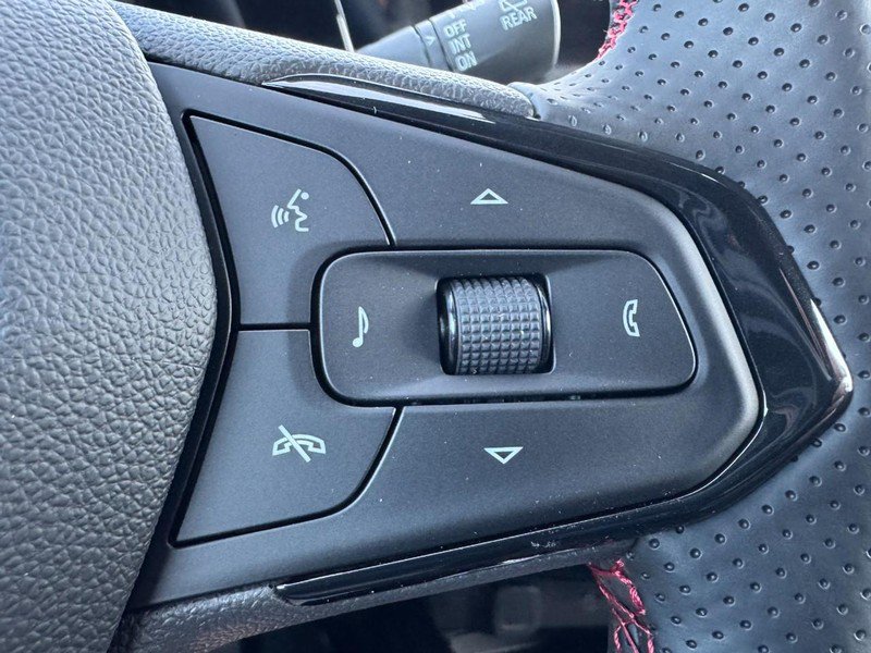 New 2026 Chevrolet Trax RS w/ Sunroof Package FWD image 11