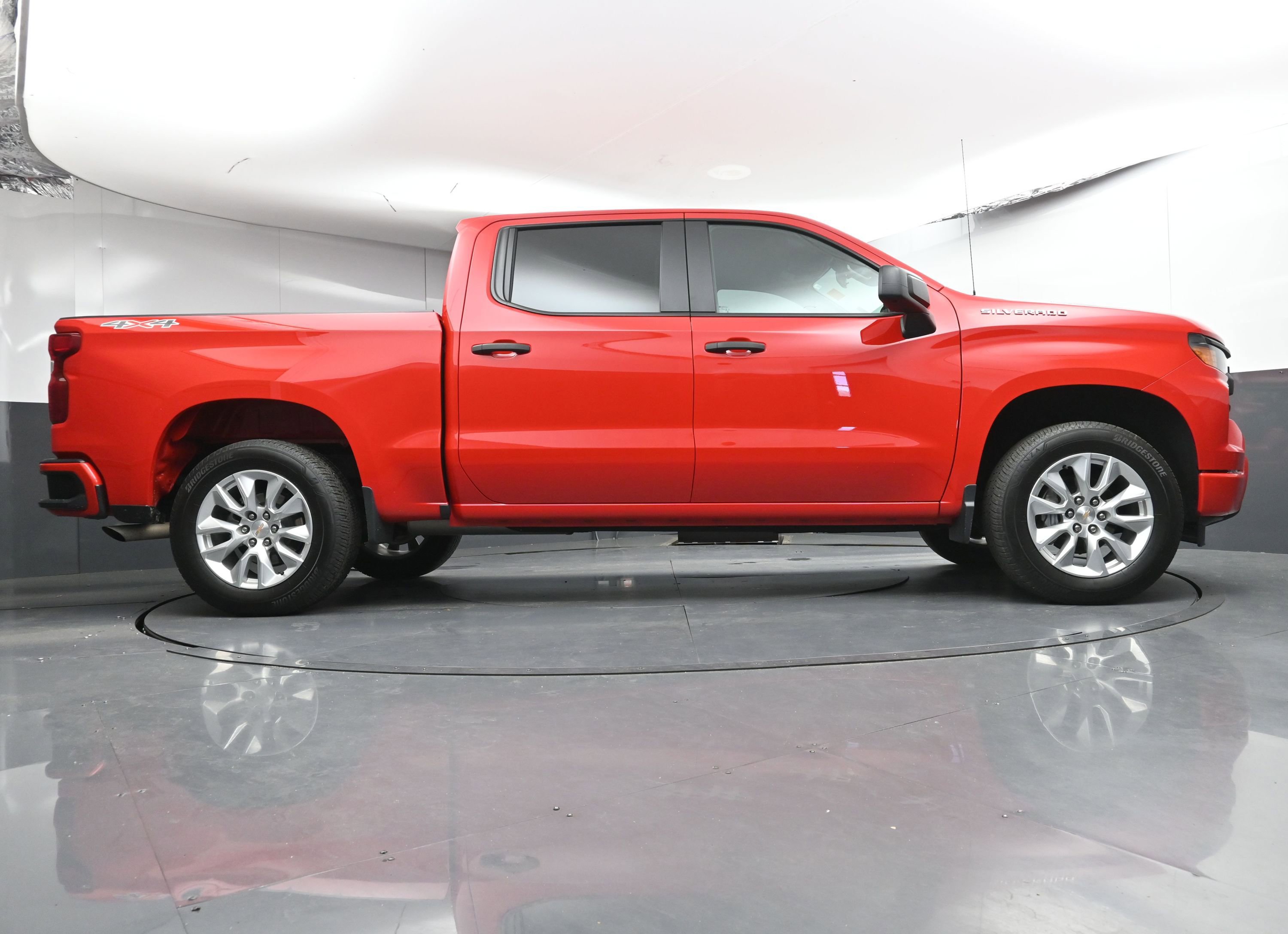 Used 2025 Chevrolet Silverado 1500 Custom image 25