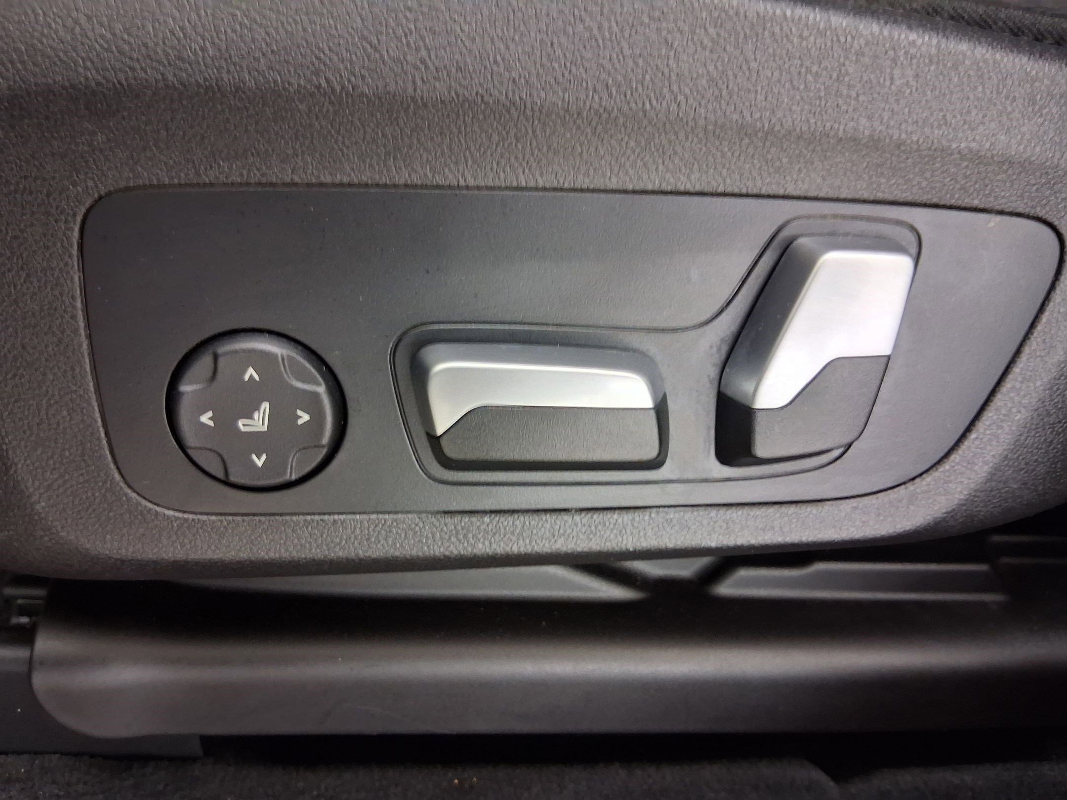 Used 2023 BMW X3 sDrive30i w/ Premium Package RWD image 13