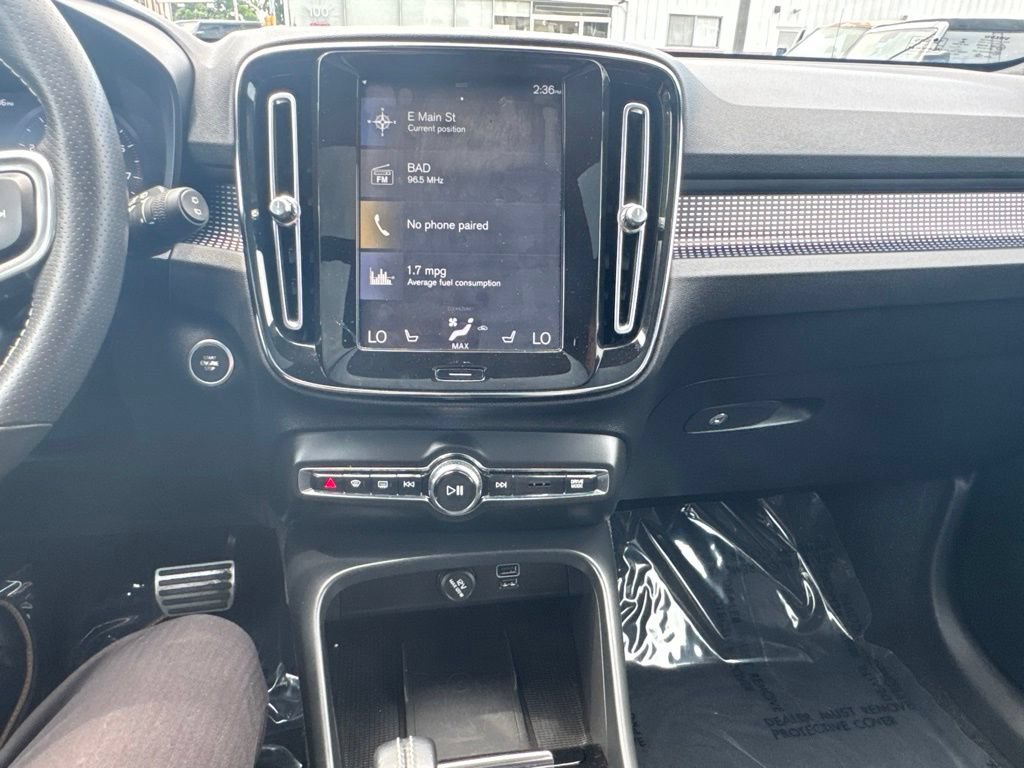 Used 2020 Volvo XC40 T5 R-Design w/ Protection Package AWD/4WD image 24