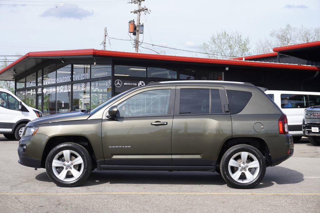 Used 2016 Jeep Compass Latitude image 4