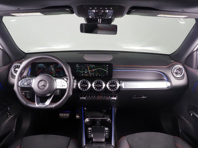 Used 2022 Mercedes-Benz EQB 300 4MATIC image 3