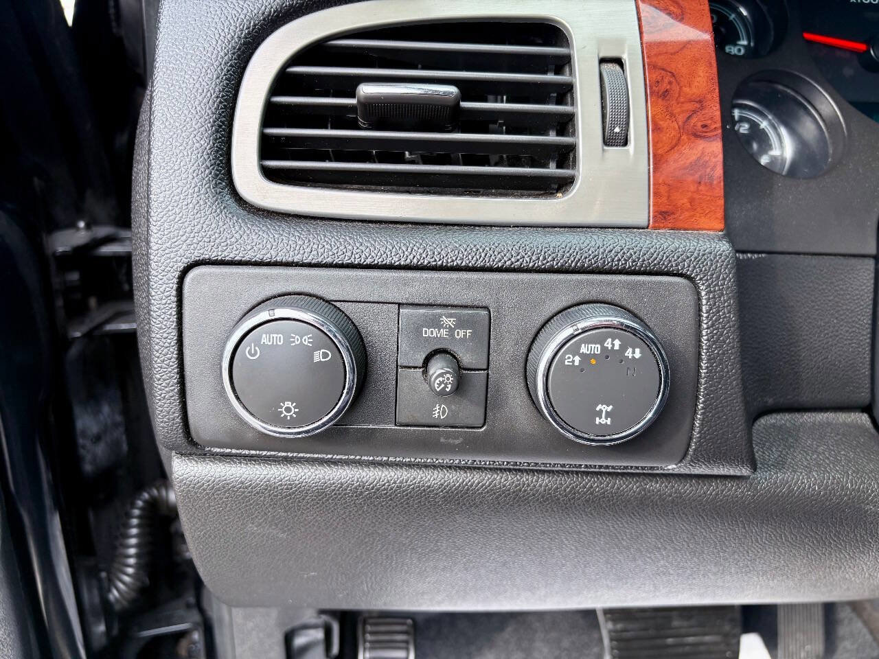 Used 2012 Chevrolet Tahoe LTZ image 18