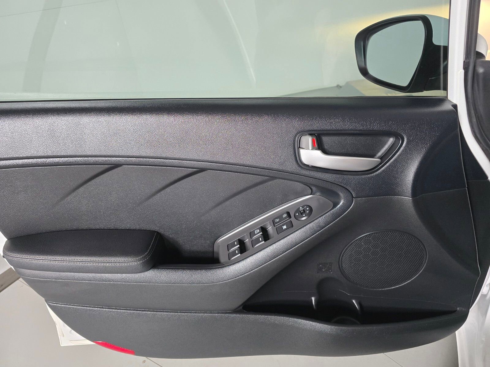 Used 2017 Kia Forte LX image 31