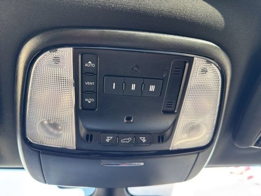 Used 2025 Dodge Durango R/T AWD/4WD image 28