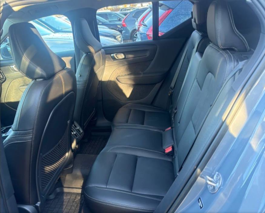 Used 2023 Volvo XC40 B5 Plus w/ Driver Assist Package image 9