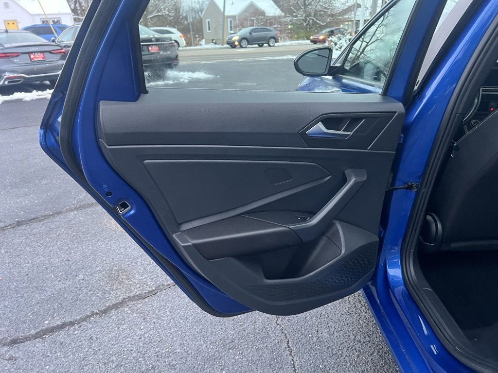 Used 2023 Volkswagen Jetta Sport image 16