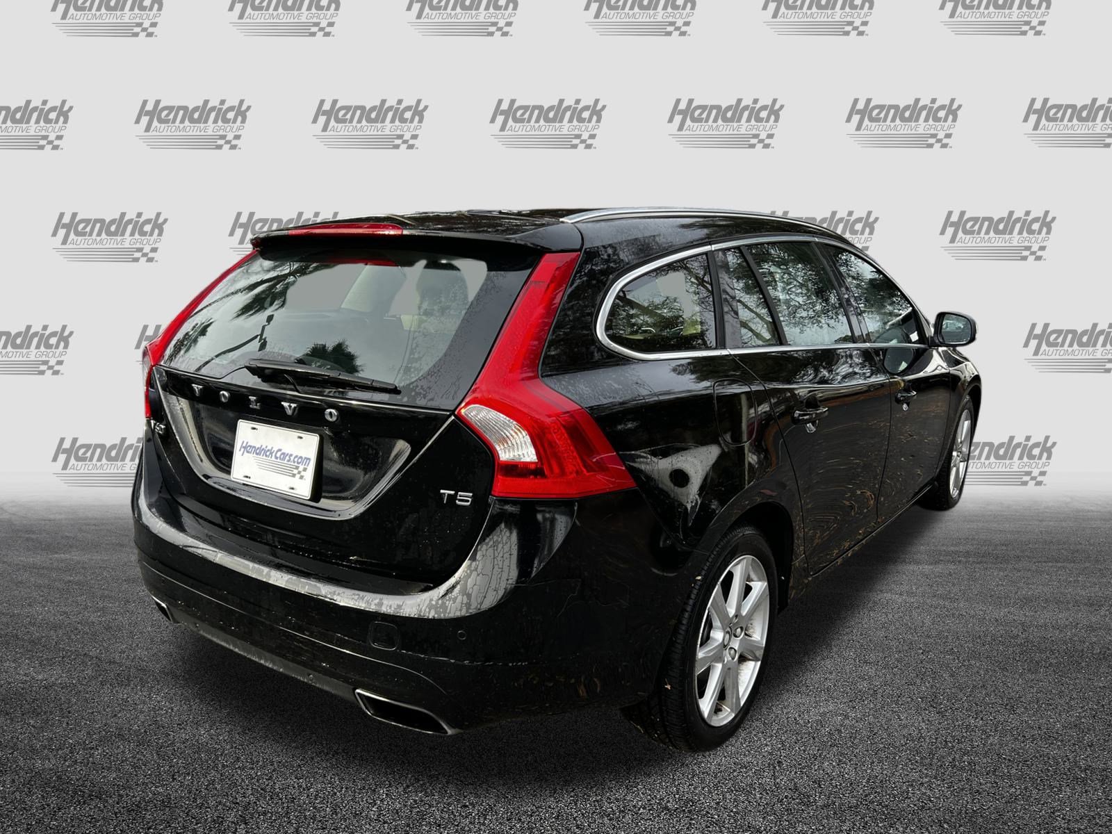 Used 2016 Volvo V60 T5 Premier w/ Convenience Package image 9