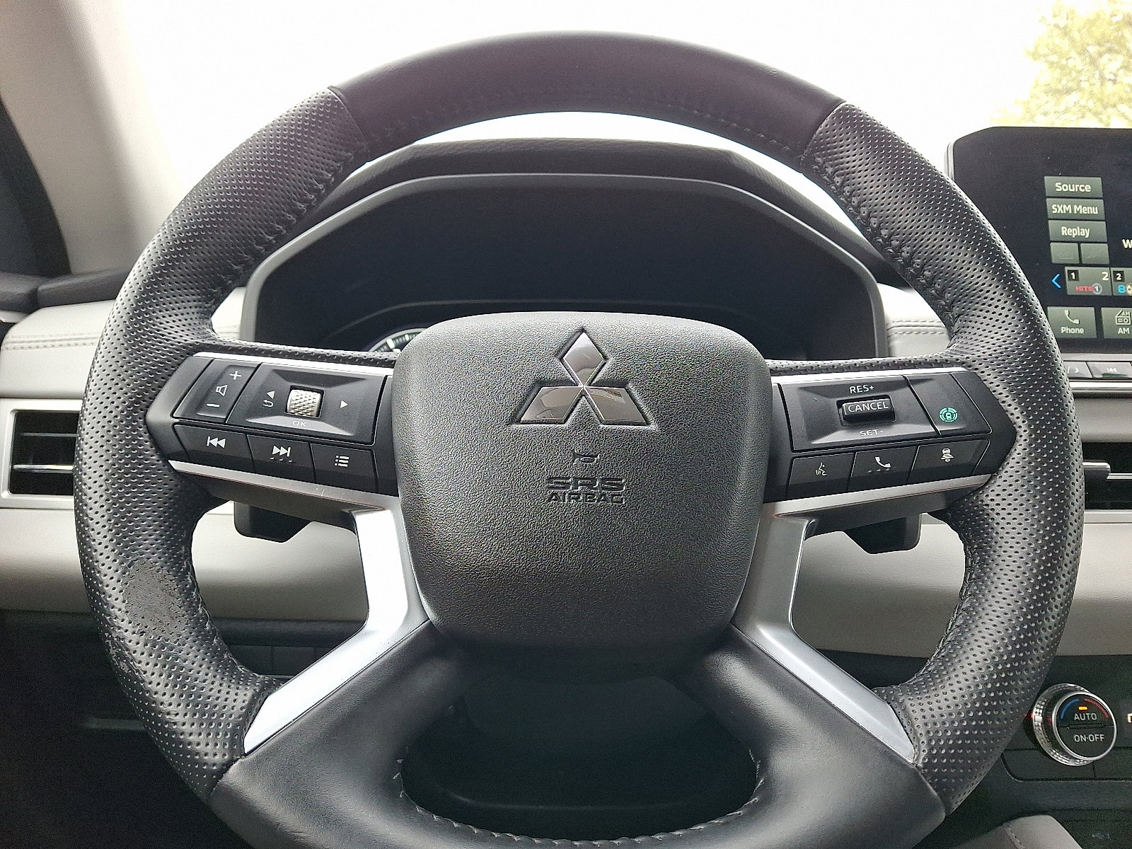 Used 2023 Mitsubishi Outlander SEL 40th Anniversary AWD/4WD image 21