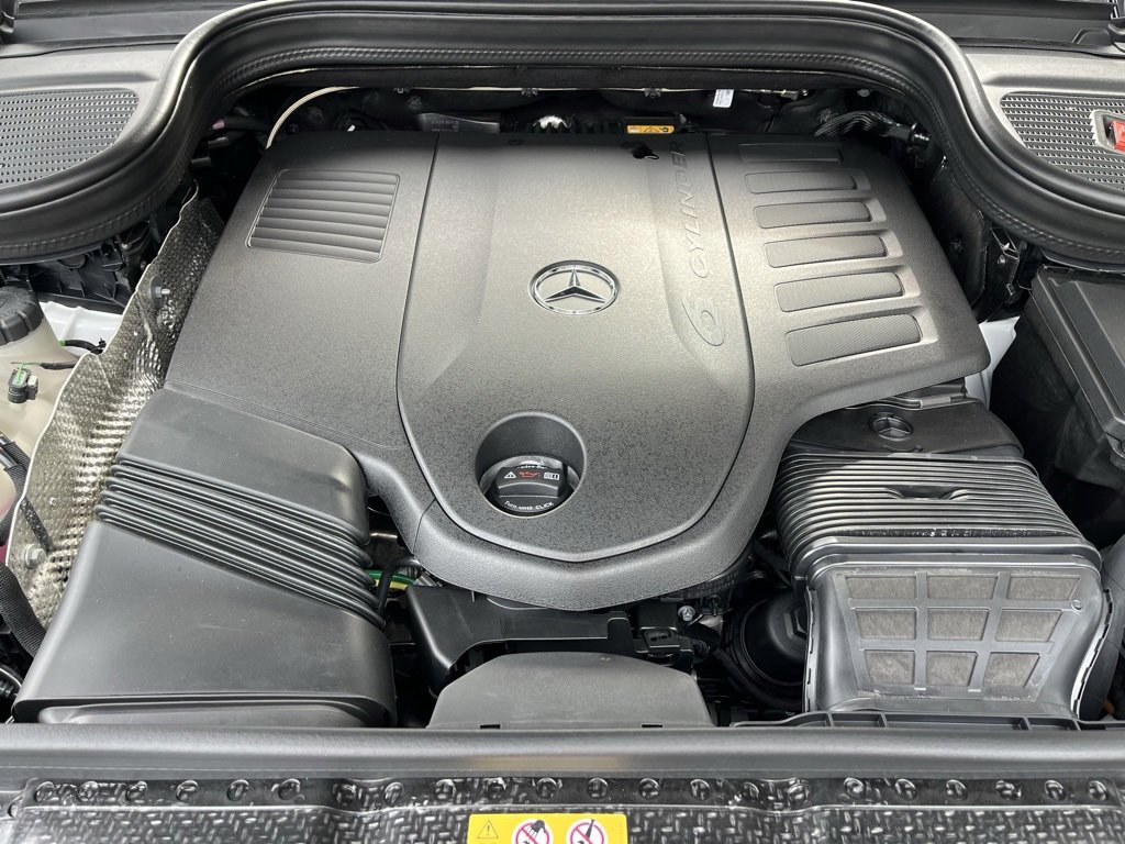 Used 2025 Mercedes-Benz GLS 450 4MATIC image 13