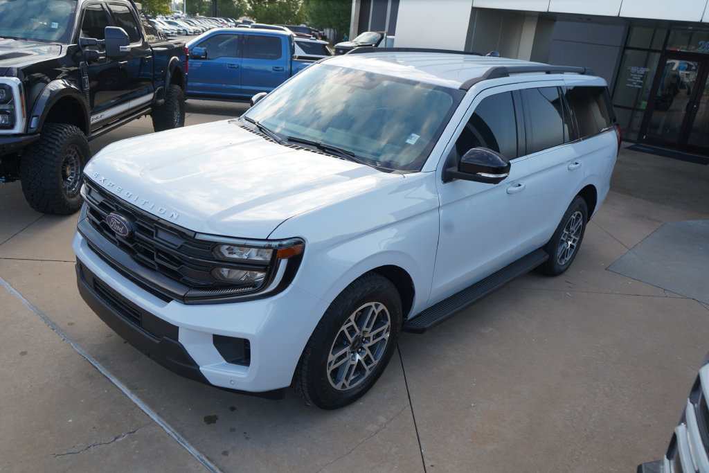 New 2026 Ford Expedition Active AWD/4WD image 14