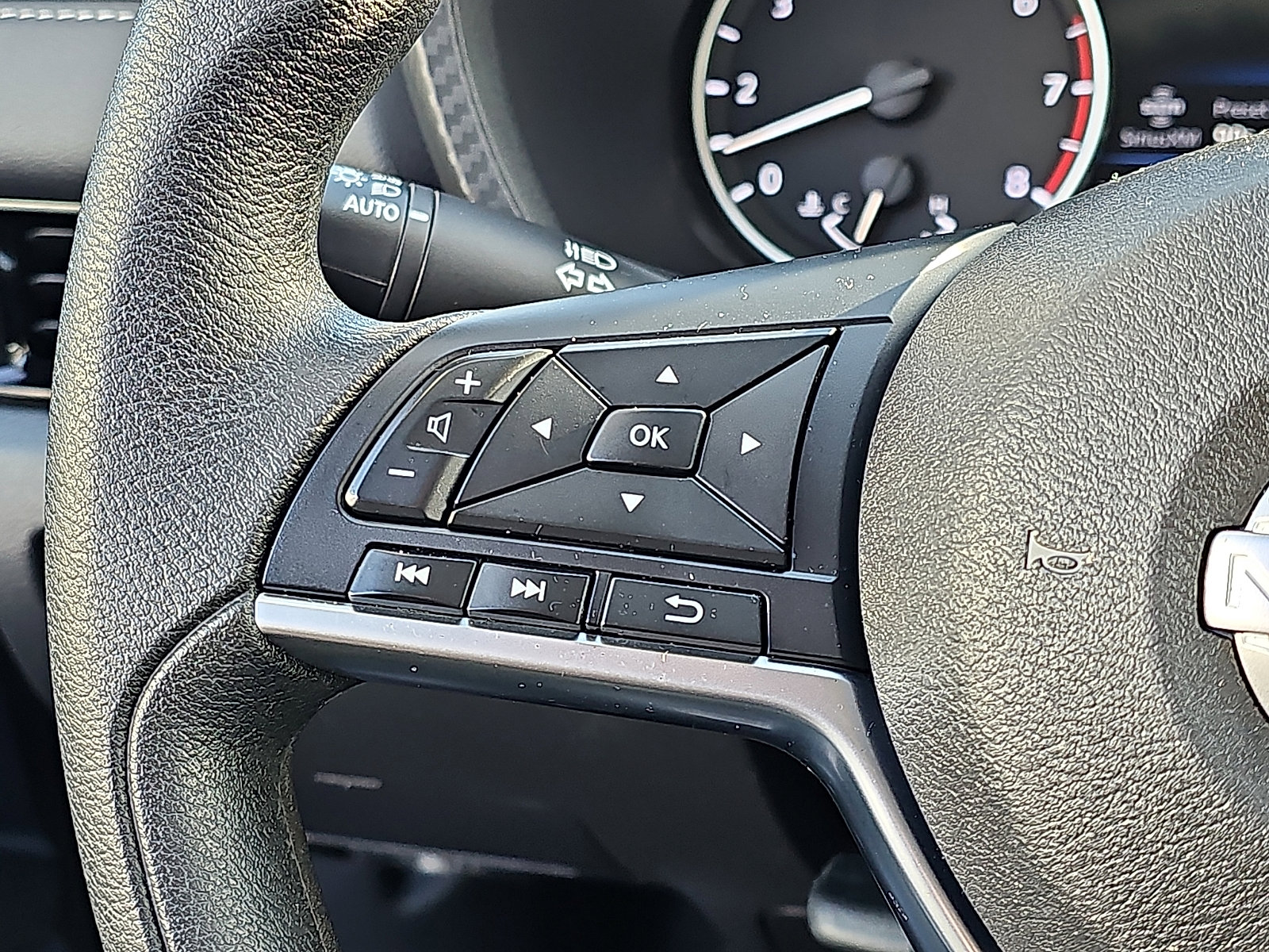 Certified 2024 Nissan Sentra SV image 21