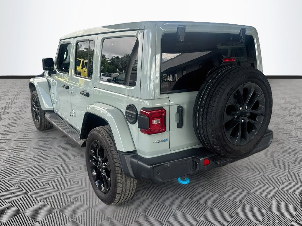 Used 2024 Jeep Wrangler Unlimited Sahara w/ Technology Group AWD/4WD image 8