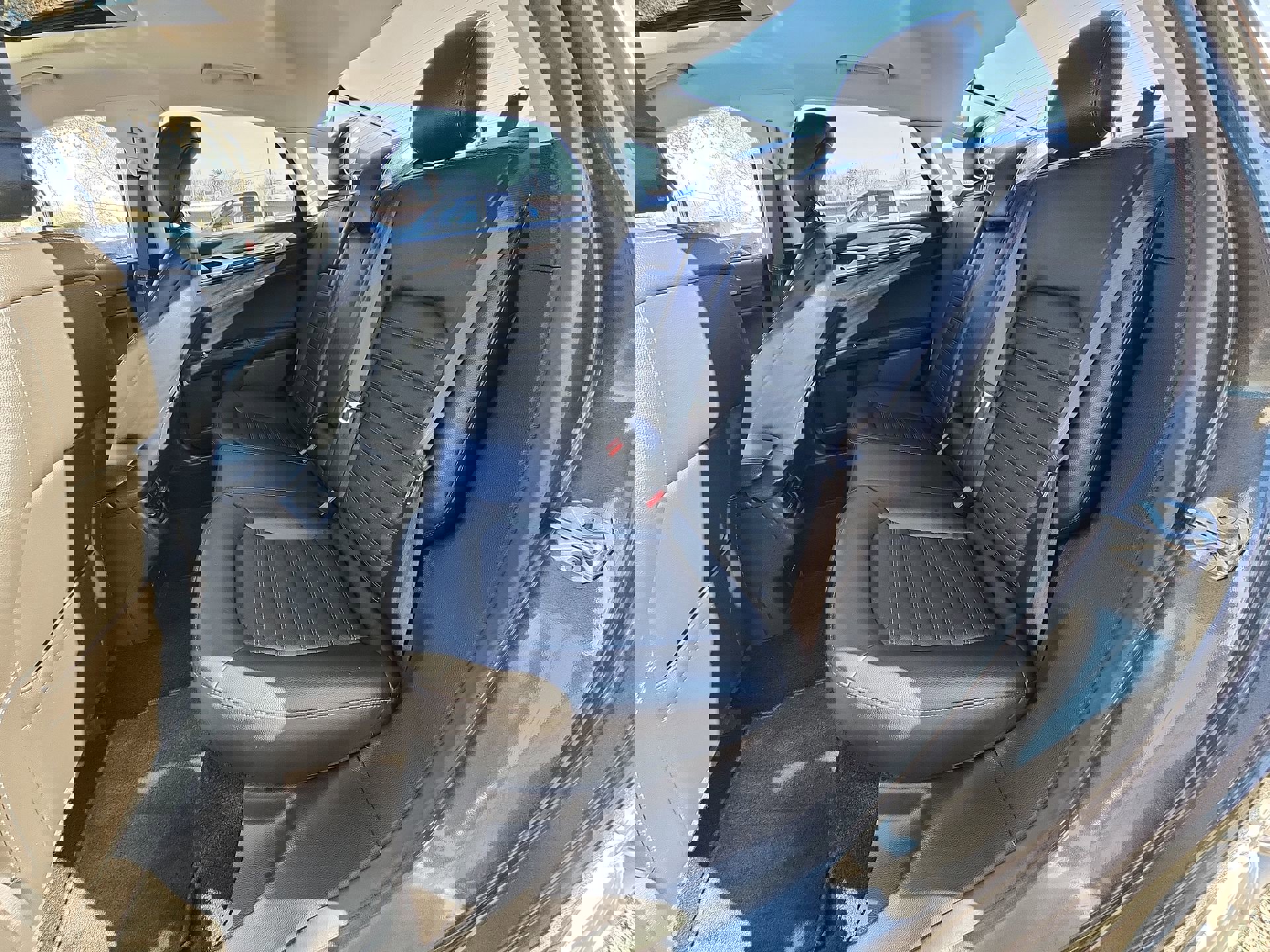 Used 2015 Ford Fusion SE w/ Equipment Group 202A image 24