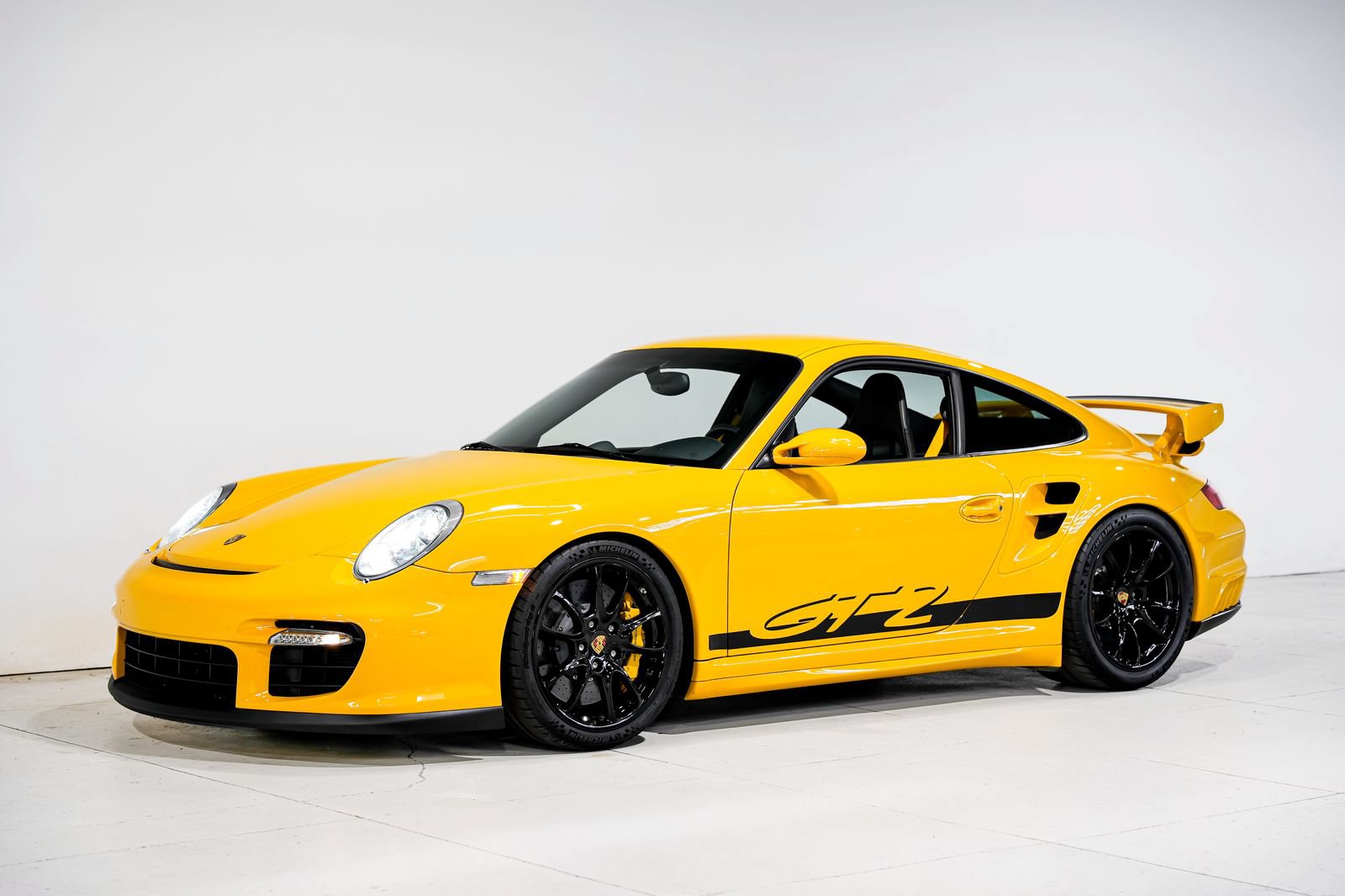Used 2008 Porsche 911 GT2 RWD image 6