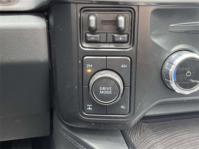 Certified 2025 Ford F350 Platinum w/ FX4 Off-Road Package image 30