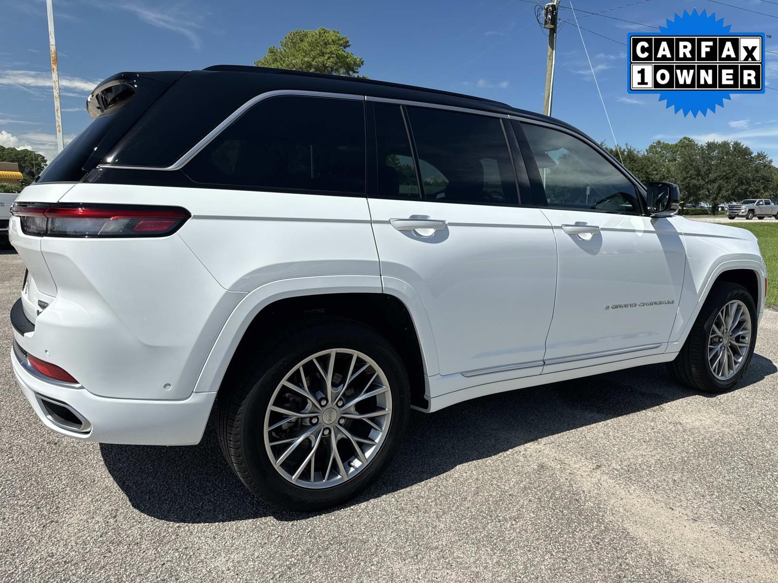 Used 2025 Jeep Grand Cherokee Summit AWD/4WD image 4