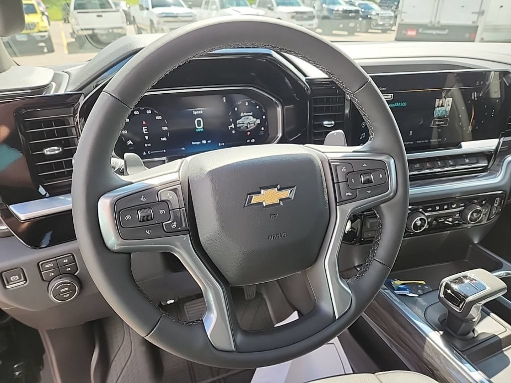 New 2026 Chevrolet Silverado 1500 LTZ w/ LTZ Premium Package AWD/4WD image 11