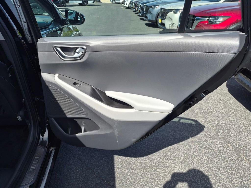Used 2022 Hyundai Ioniq Limited image 33