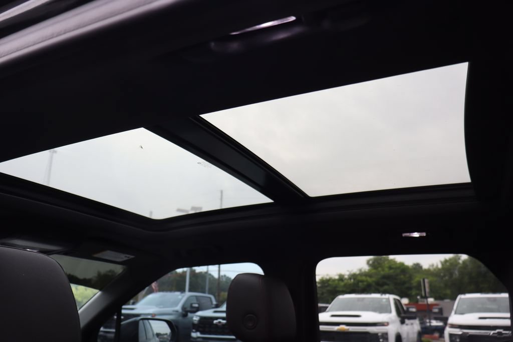 Used 2019 Chevrolet Blazer RS w/ Sun and Wheels Package FWD image 17