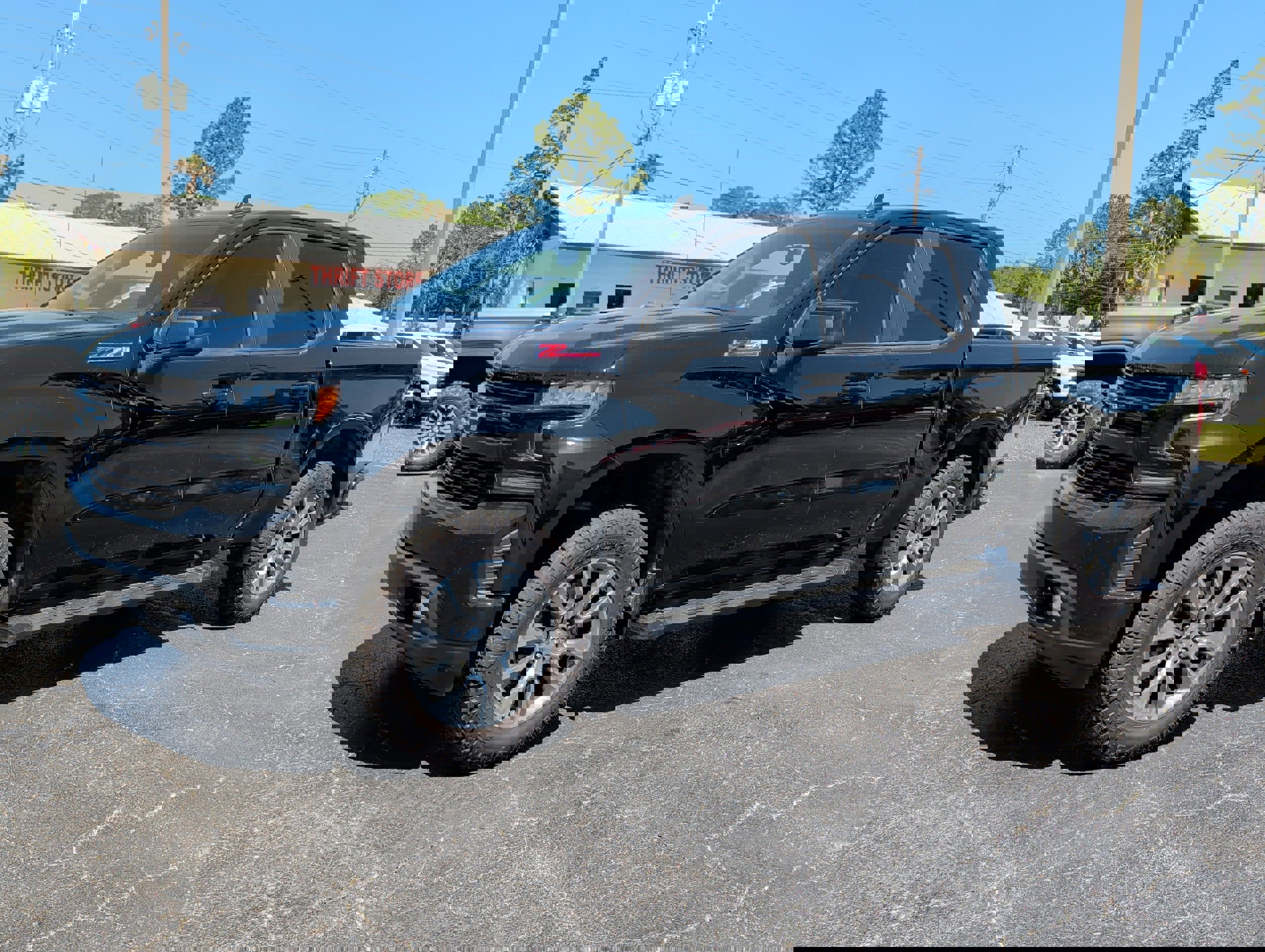 Used 2022 Chevrolet Silverado 1500 RST AWD/4WD image 9